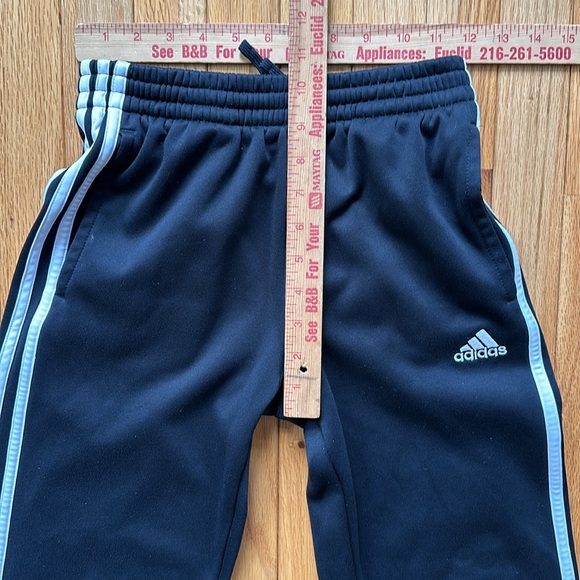 Classic Adidas 3 stripe sweat pants - Picture 11 of 15